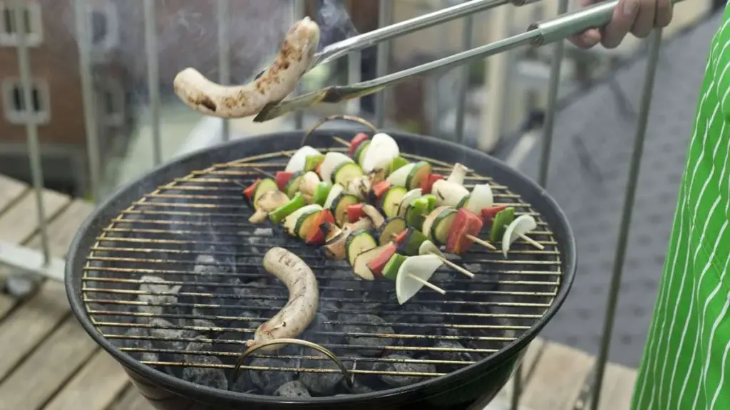 Barbecueën op het balkon: deze huurcontractbepaling kan alles om zeep helpen